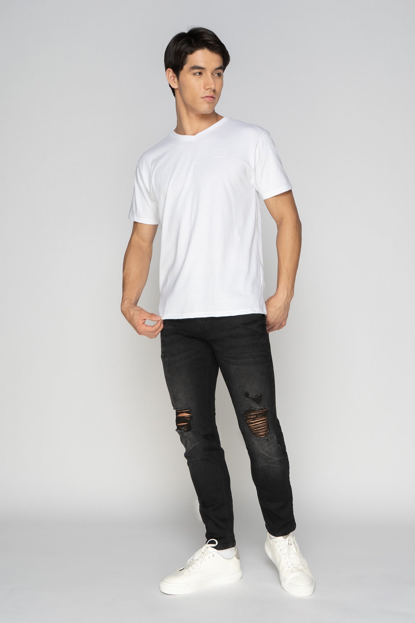 Basic Semi-Fit V-Neck T-Shirt – PENSHOPPE